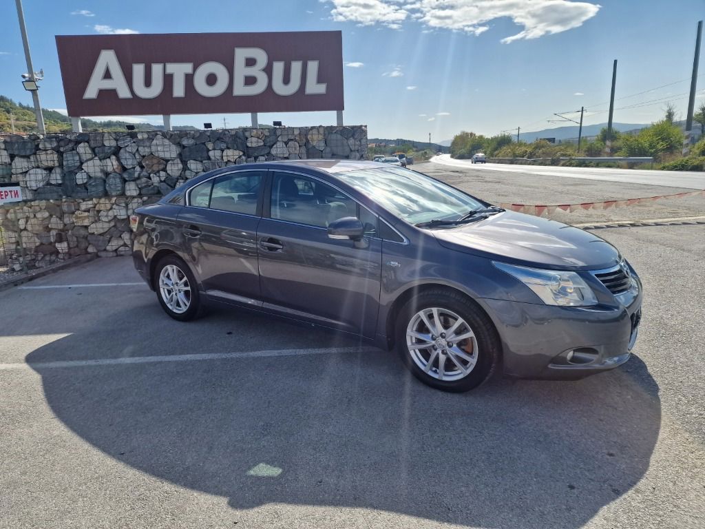 Toyota Avensis 2.2AUTOMATIC